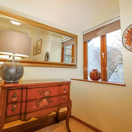 2 The Old Coach House